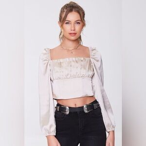 SATIN PINTUCKED CROP TOP FOREVER 21